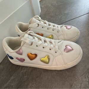 Youth Size 12 Kurt Geiger London
Girls' Lane Love Metallic Heart Sneakers